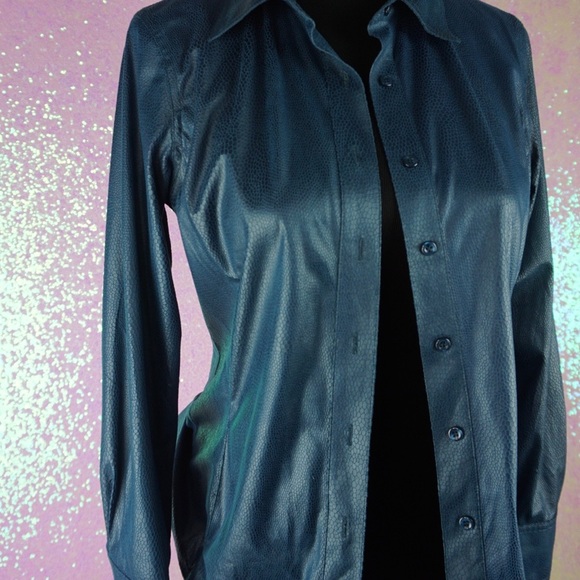 Women’s vintage snakeskin button down - Picture 2 of 4